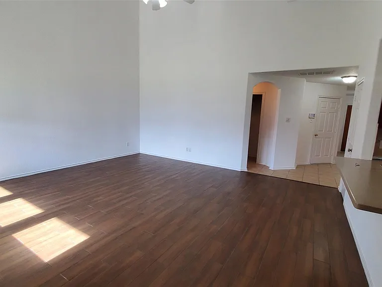 2814 Silver Point Ln — Photo 18