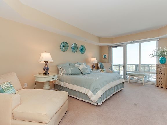 4th image of 4545 Commerce St Unit 2306