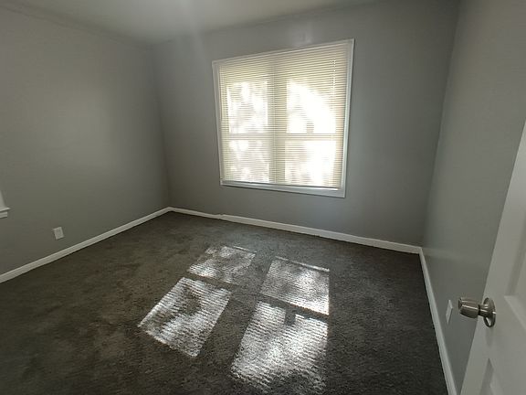 4th image of 19352 Cameron Ave