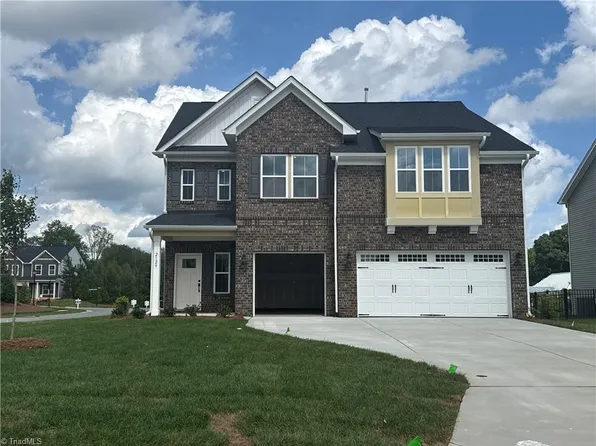 2129 Beechwood View Dr, Winston Salem, NC 27106