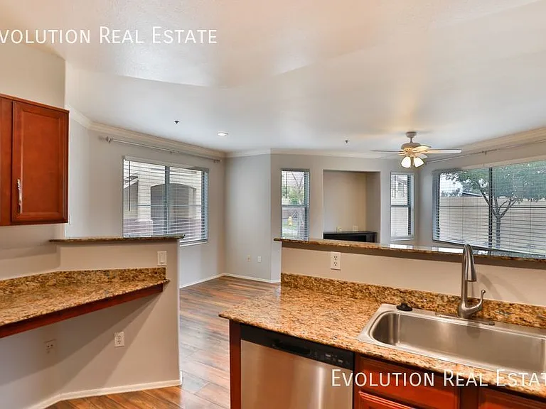 2134 E Broadway Rd #1049 — Photo 10