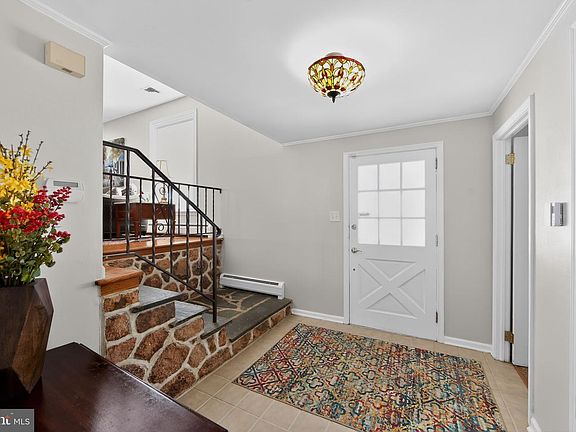 4th image of 51 Oakland Dr