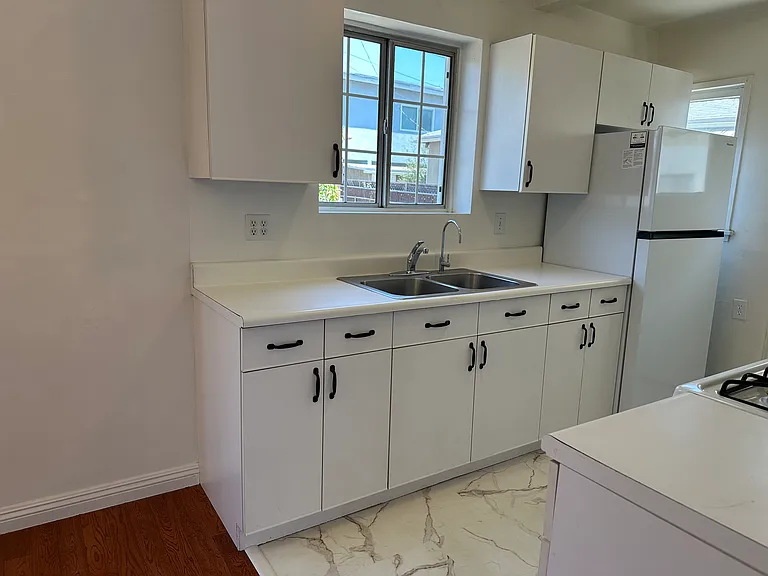 1531 Dixon St — Photo 13