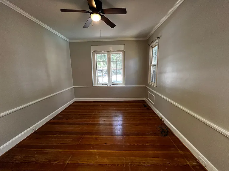 1022 Henderson St — Photo 12