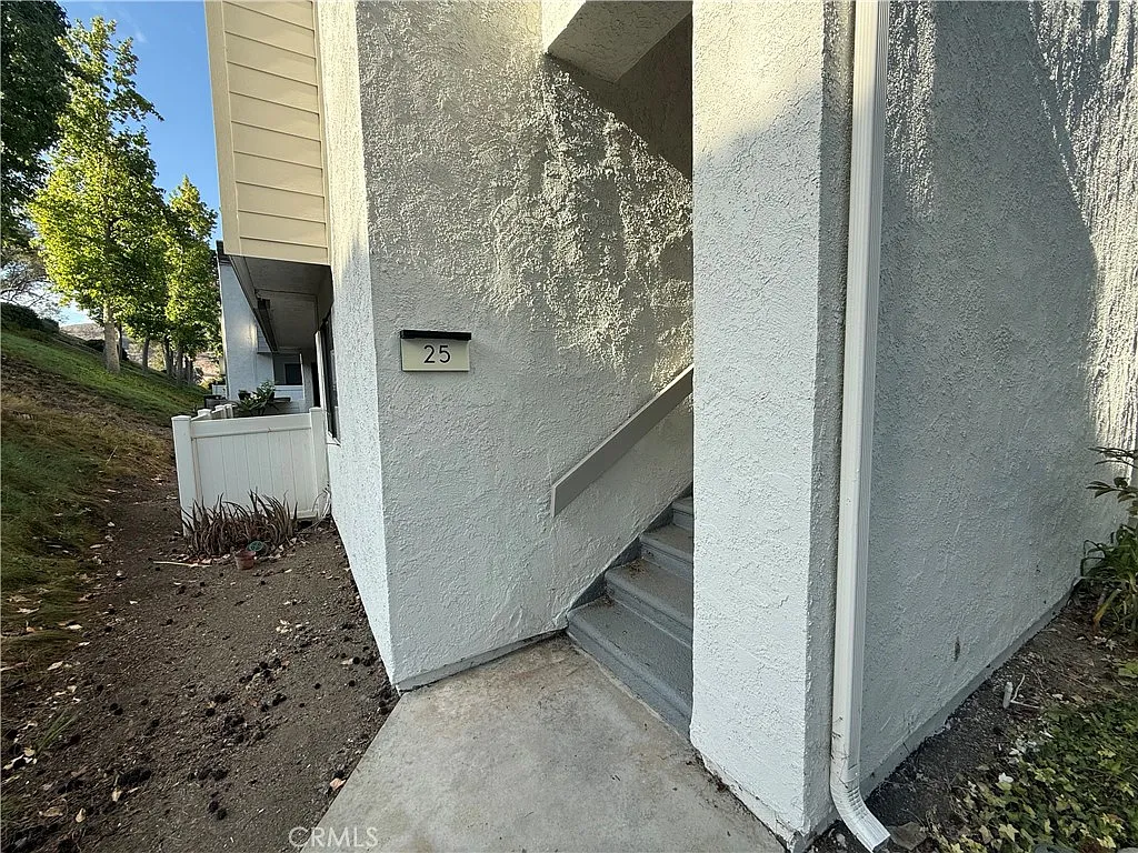 2 bed, 1200 sqft, $2,900 — Photo 2