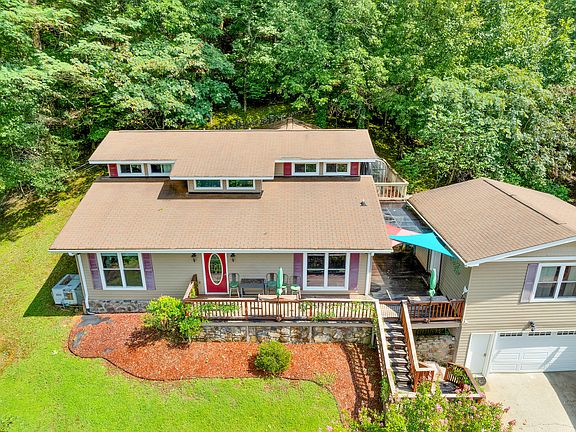 4th image of 1028 N Runyan Dr