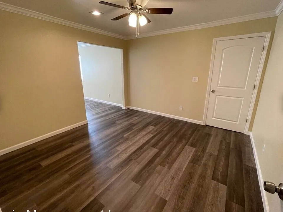 12915 Aurora Dr