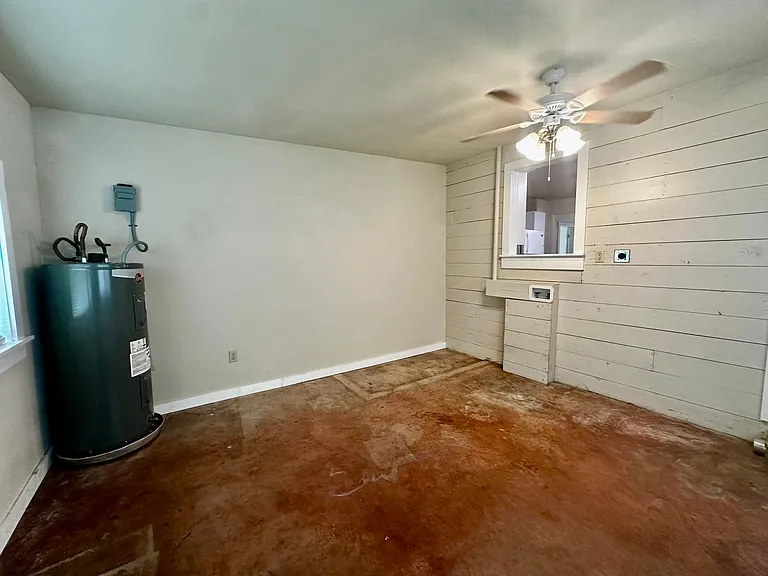 2905 Nichols St — Photo 9
