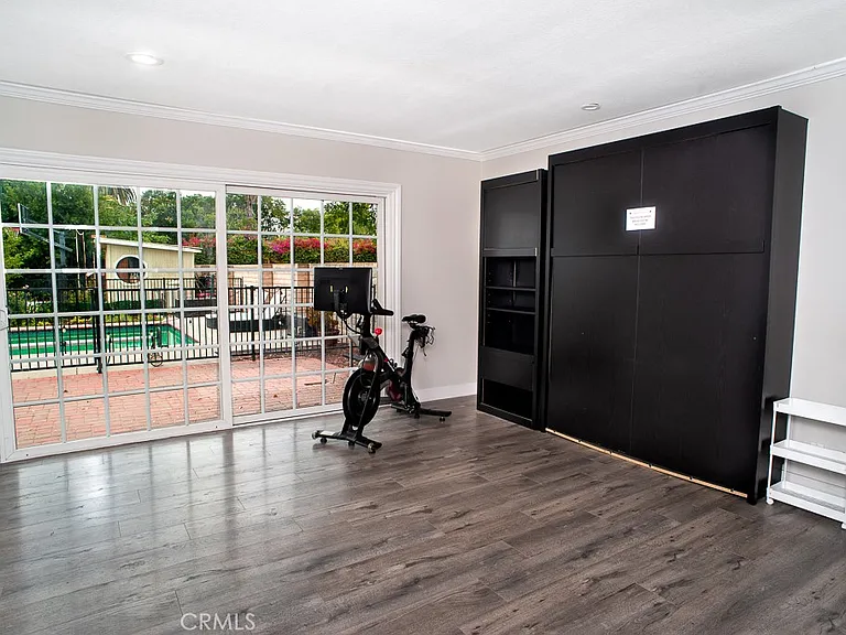 17249 Raymer St — Photo 7