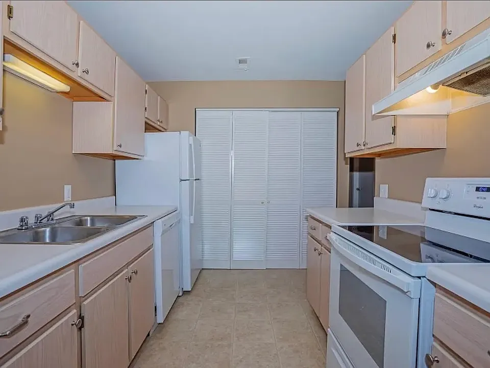 720-760 N 18th Ave