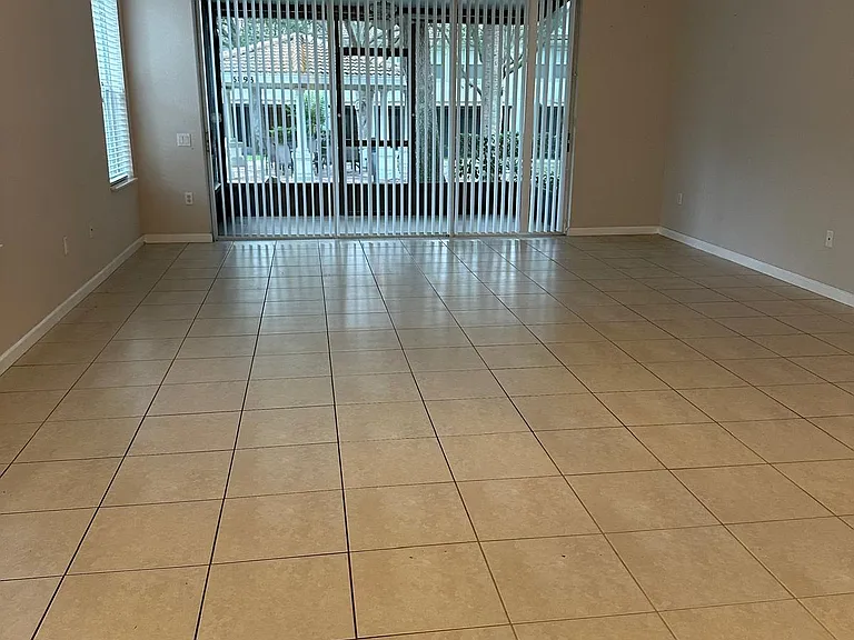 6892 Sperone St — Photo 3