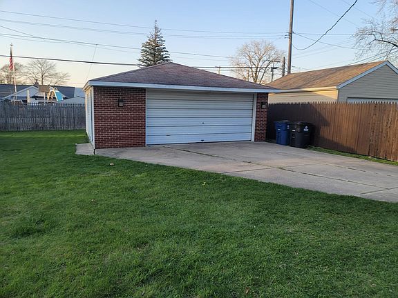 4th image of 35456 Hazelwood St