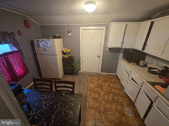 3rd image of 343 N Pearl St