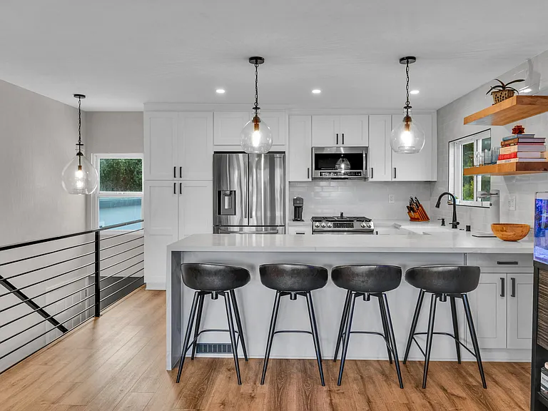 2369 Loring St — Photo 10