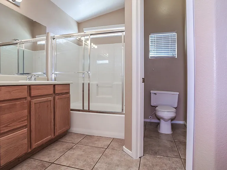 5516 Cloudy Glen St — Photo 9