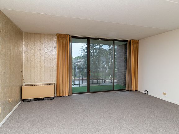 5th image of 11 W Green St APT 208