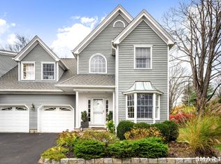15 Old Stamford Rd APT D, New Canaan, CT 06840