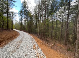 12 Clay Alexander Rd, Campton, KY 41301