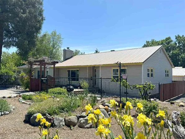 723 Cedar St, Mount Shasta, CA 96067