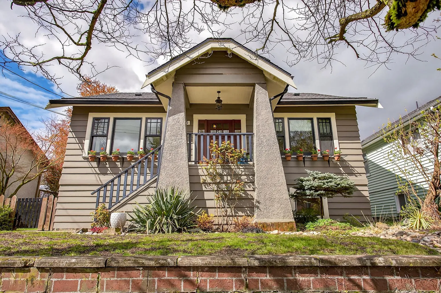 1515 Edinburgh St photo 1