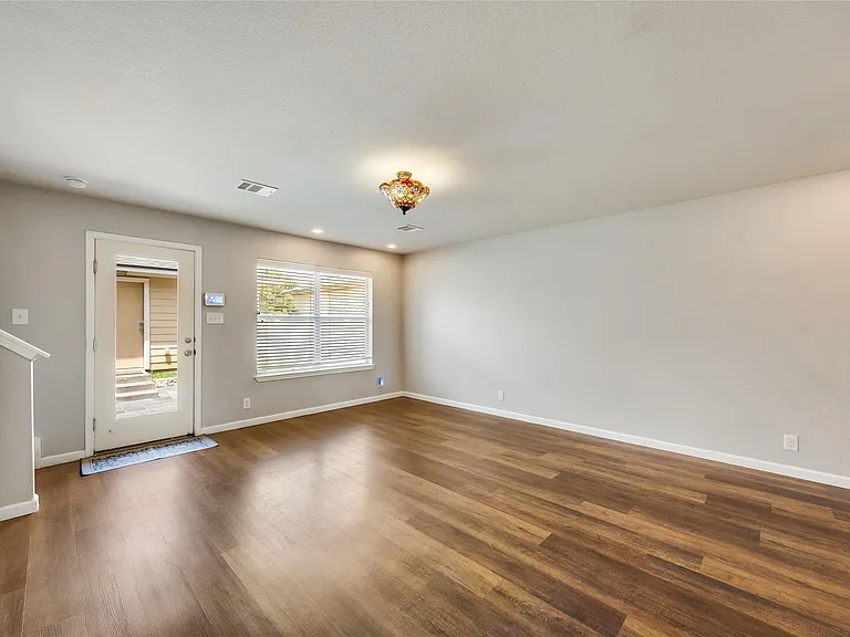 710 Craters Of The Moon Blvd — Photo 3