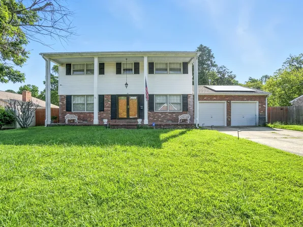 24 Bohnert Dr, Hampton, VA 23666