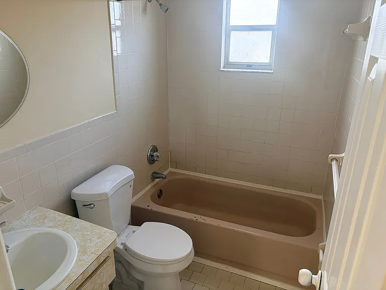 5743 Elm St — Photo 8