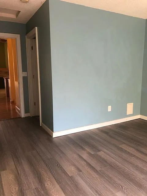 3 bed, 1200 sqft, $1,985 — Photo 4