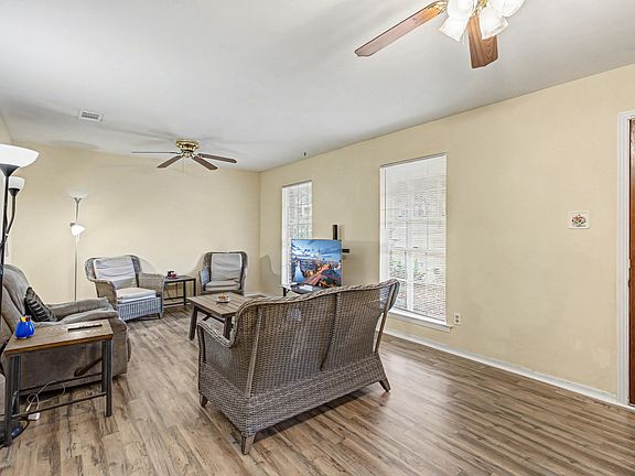 4th image of 54 N University Blvd