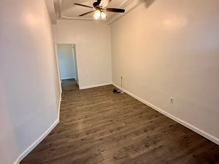 14 Wilson Ave #1R — Photo 6