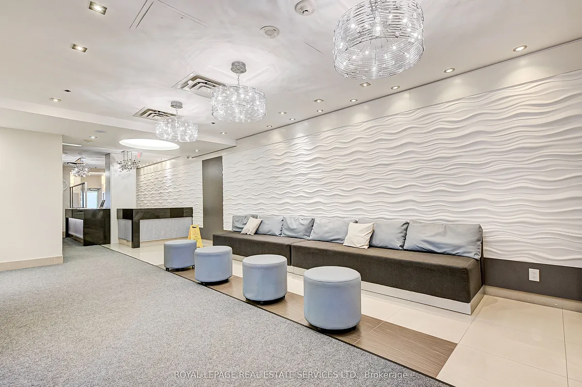 Building Photo - 3865 Lake Shore Blvd W #505