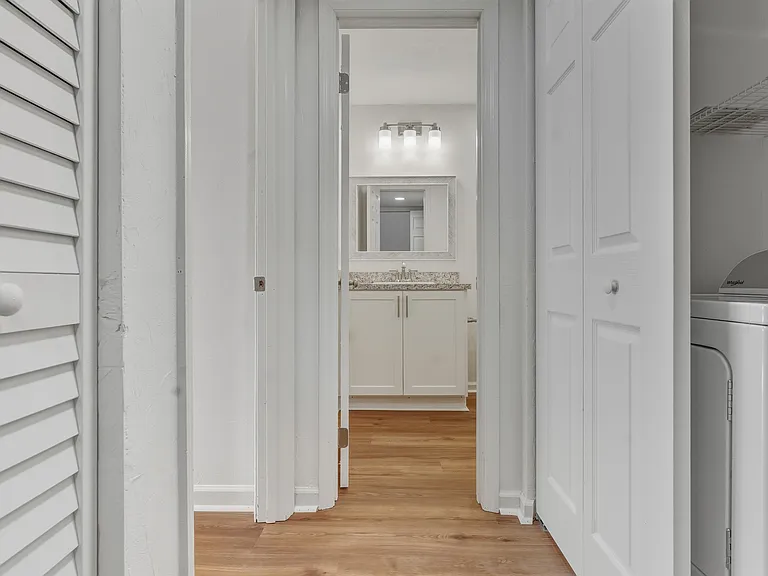 2900 Woodrich Dr #202 — Photo 14