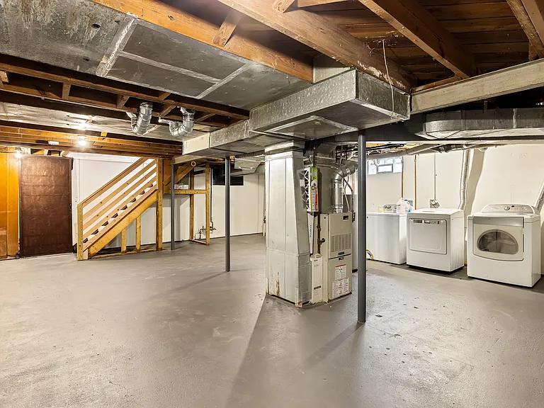 665 E Ridge Rd — Photo 31