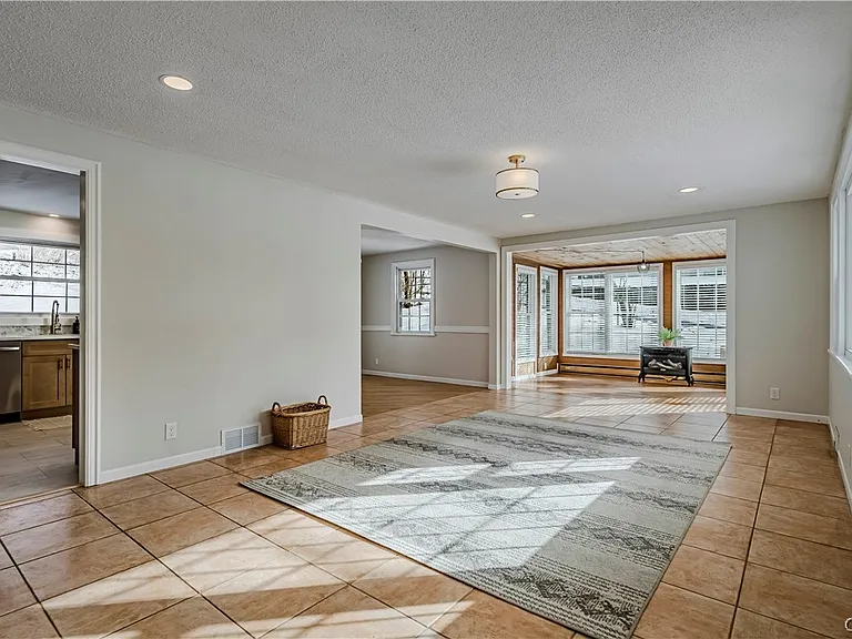 63 Higby Rd — Photo 4