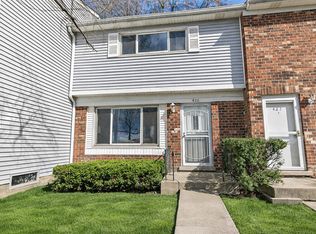 426 Greentree Ln, Bolingbrook, IL