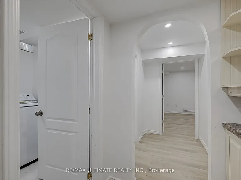5 Bayswater Ave — Photo 31