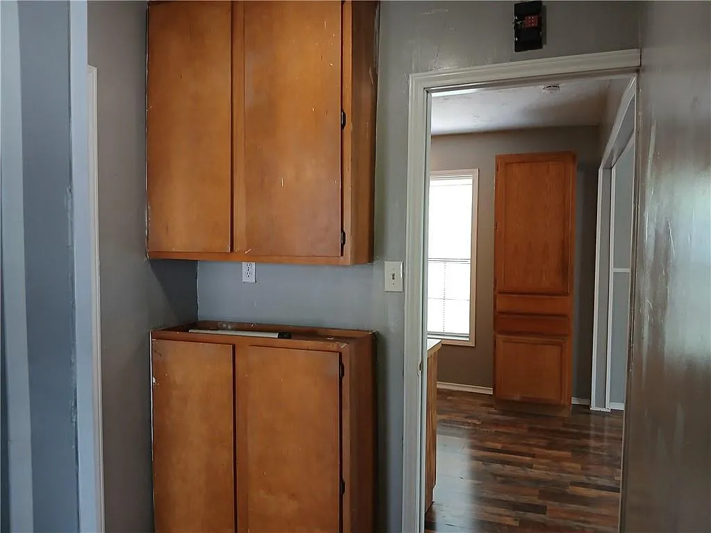 3 bed, 1100 sqft, $1,450 — Photo 3