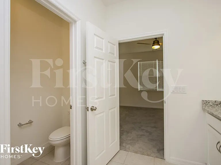 328 Corbel Ln — Photo 8