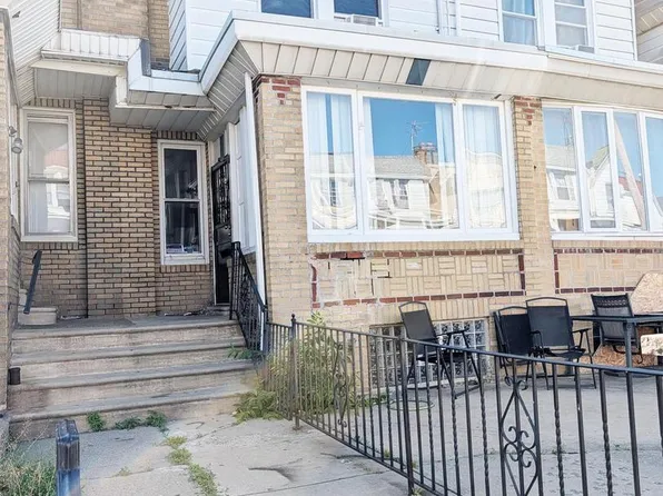 6125 Alma St, Philadelphia, PA 19149
