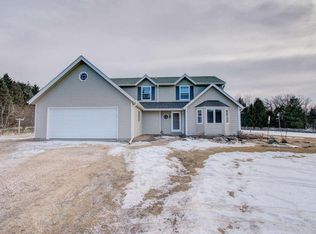 S45W34379 Rue Parc, Dousman, WI 53118