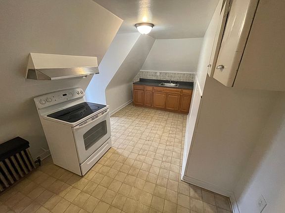 3rd image of 212-2 Thompson St #212-2