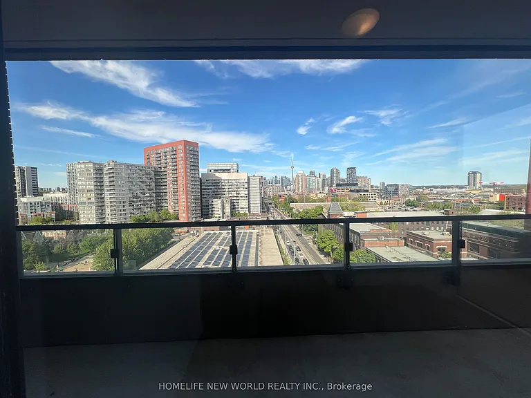 285 Dufferin St #811 — Photo 17