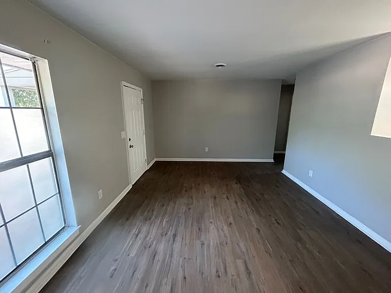 528 Wessinger St — Photo 4