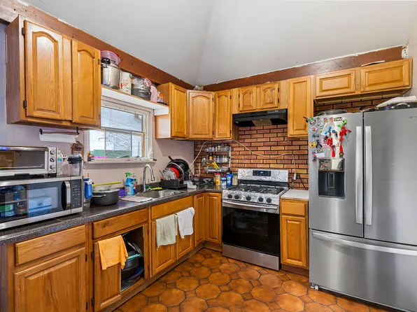 32 Brighton 2nd Place image 14 of 23