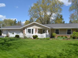 18180 W Plateau Ln, New Berlin, WI 53146