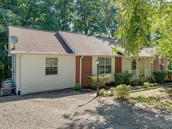 5th image of 1013 Willowbank Ct