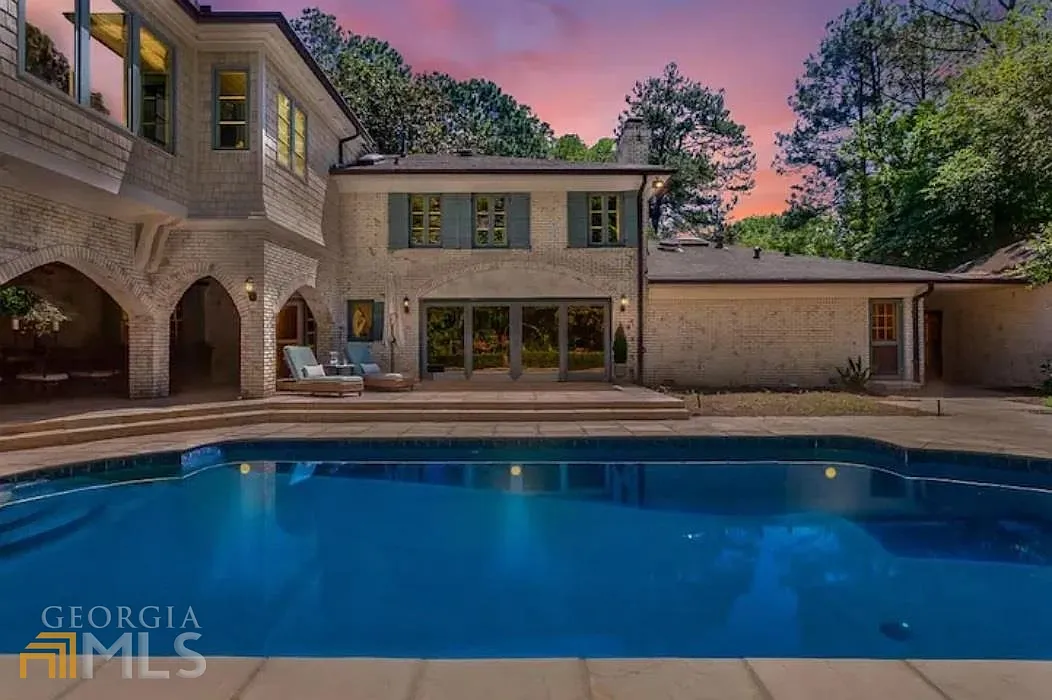 4 bed, 5.0 bath, 4338 sqft, $18,000 — Photo 4