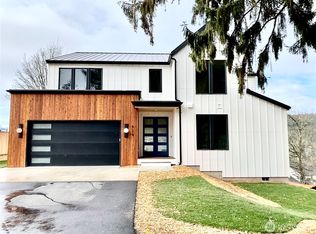 526 38th St, Bellingham, WA 98229