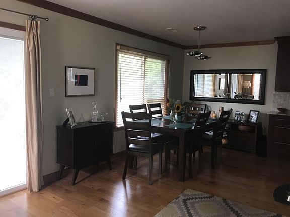 4th image of 1364 Barclay Ln