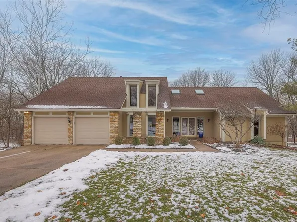15463 Overbrook Ln, Overland Park, KS 66224